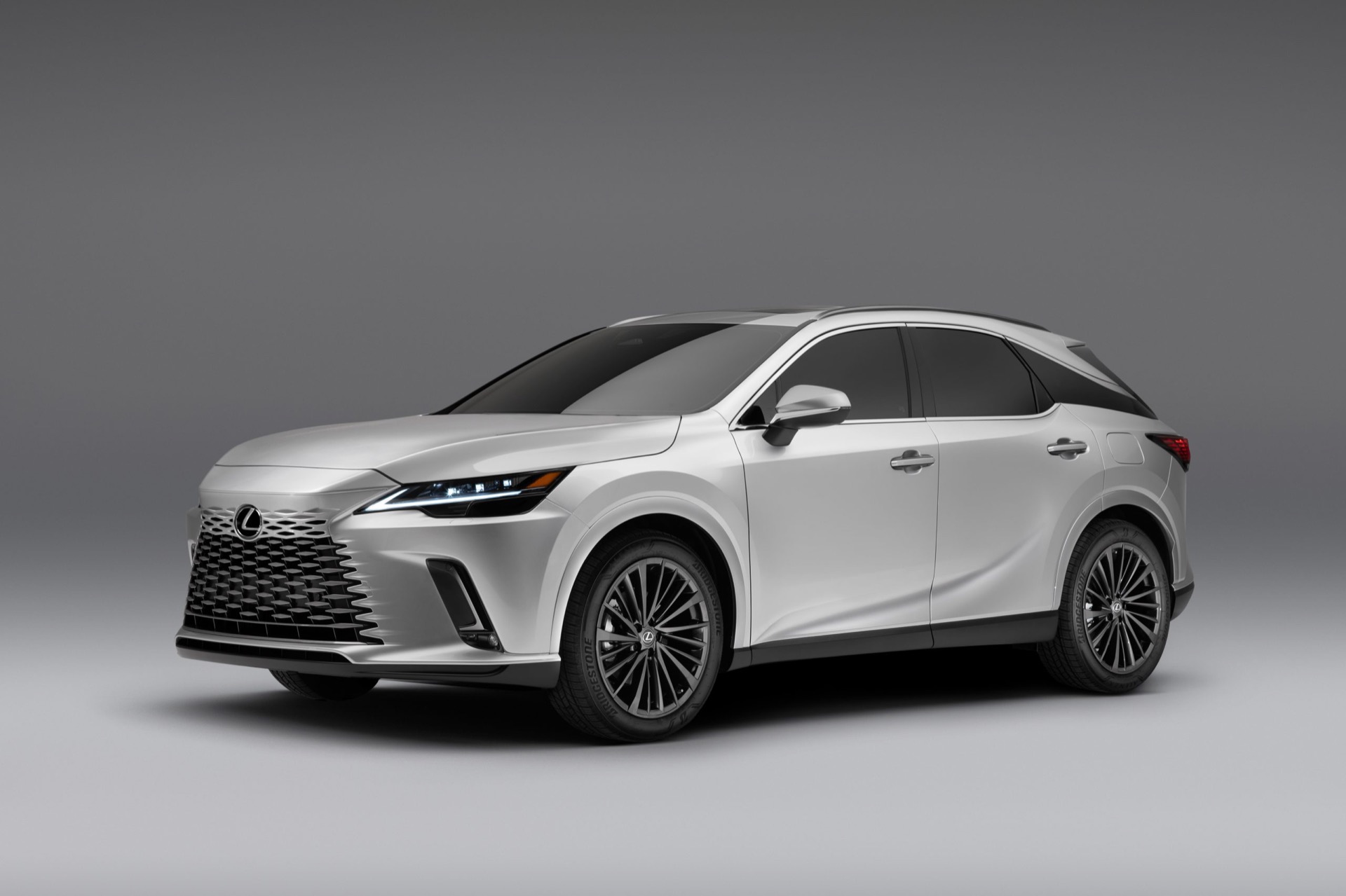 Lexus rx 500h 2023